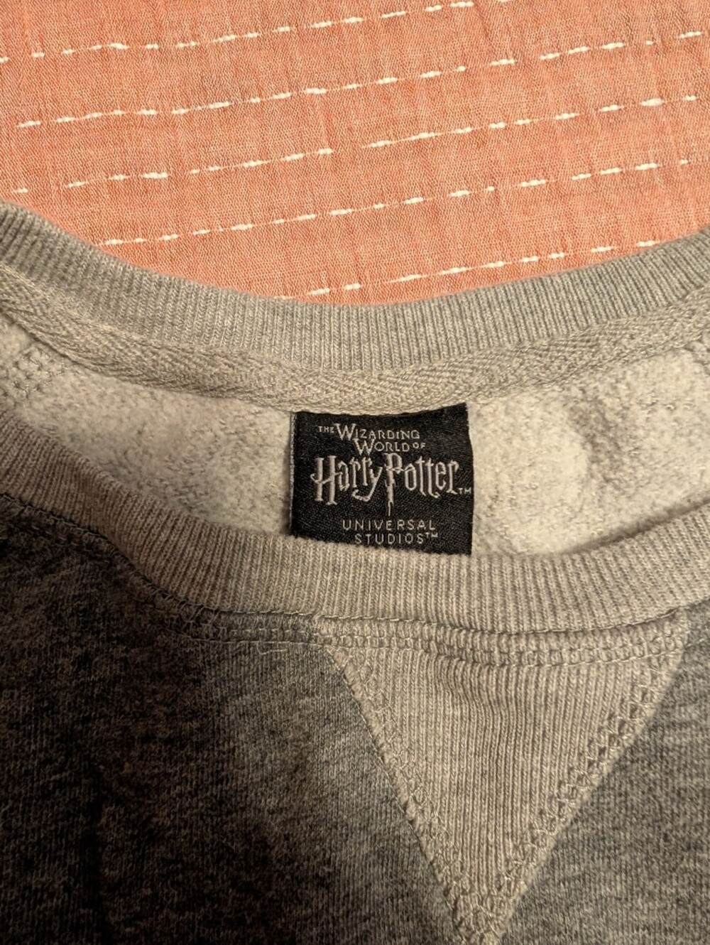 Gryffindor Women's Gray Crew Sweatshirt with Crest Patch - Picture 4 of 7